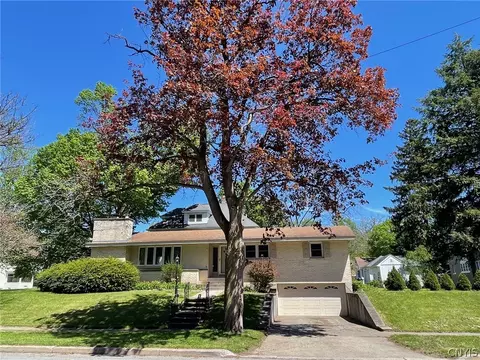 427 Broad St, Oneida, NY 13421 photo 3