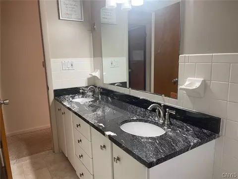 427 Broad St, Oneida, NY 13421 photo 27