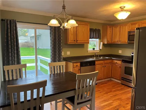 100 E Chariot Ave, Elbridge, NY 13060 photo 4