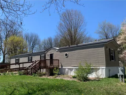 451 Cole Rd, Granby, NY 13069