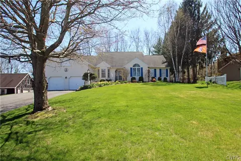 5044 Majors Dr, Onondaga, NY 13215