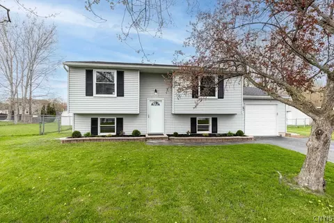8024 Candela Ln, Clay, NY 13041