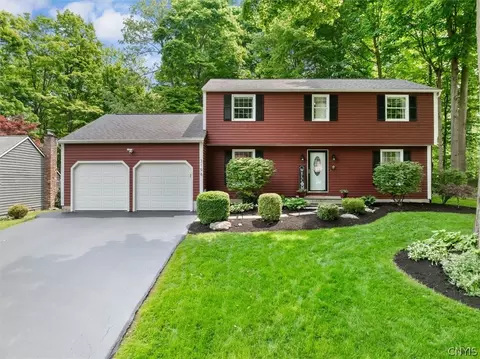 3196 Reston Dr, Lysander, NY 13027