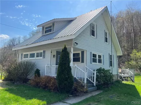 62 North St, Cortlandville, NY 13101