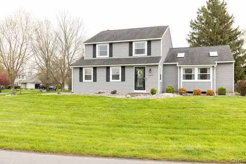 4270 Carmel Dr, Clay, NY 13090