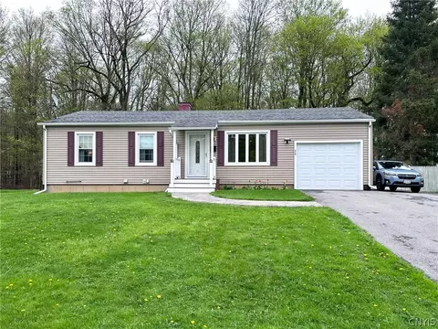 26 Cedarbrook Cres, Whitestown, NY 13492