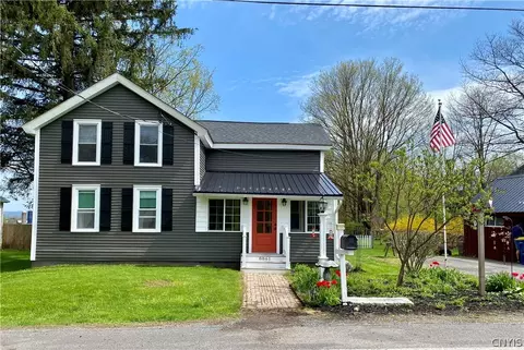 8861 Number 5 Rd E, Manlius, NY 13104
