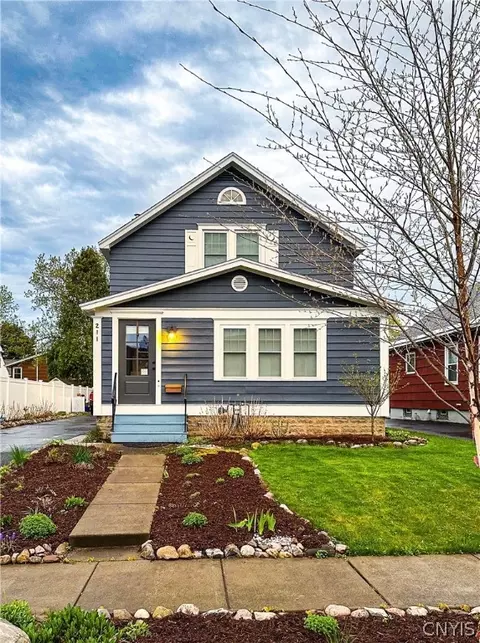 211 Cutler St, East Syracuse, NY 13057