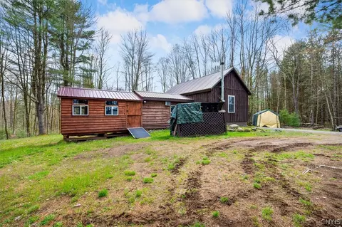 88 Little Salmon Trl, Amboy, NY 13493