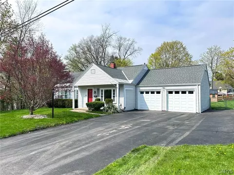 48 Benton Cir, New Hartford, NY 13413
