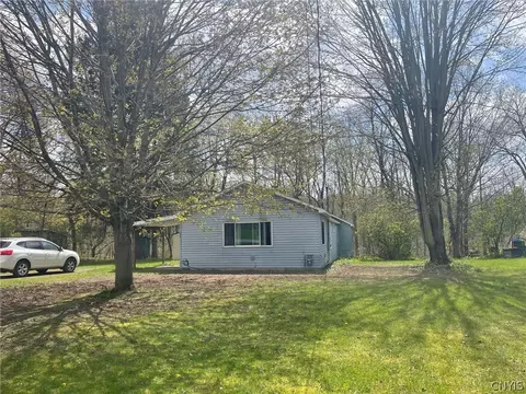 3880 Sconondoa Rd, Oneida, NY 13421