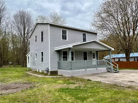 53 Johnny Cake Rd, Granby, NY 13069