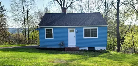 102 Menlo Dr, Syracuse, NY 13205