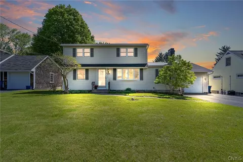 109 Heather Ln, Camillus, NY 13031