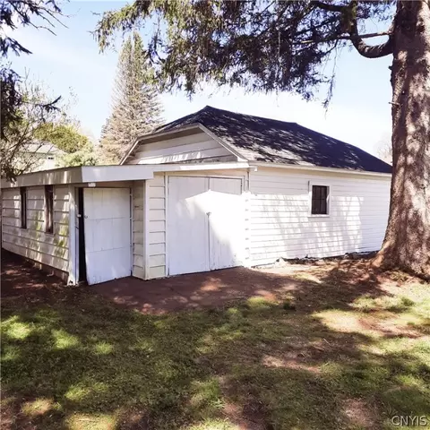 60 Seneca Ave, Oneida, NY 13421 photo 9