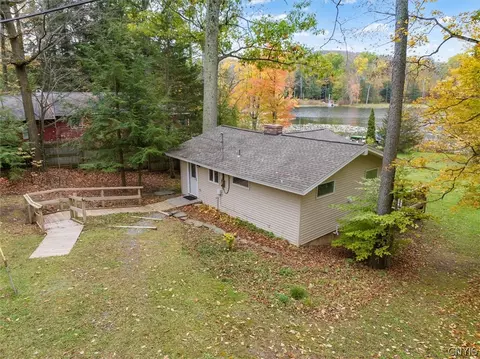 7641 St Charles Bay Rd, Tully, NY 13159