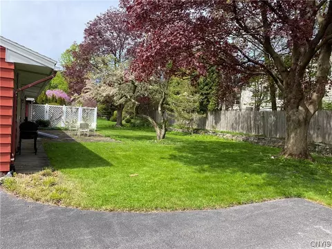15 Drumlins Ter, Syracuse, NY 13224 photo 2
