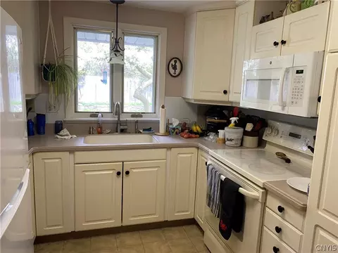 15 Drumlins Ter, Syracuse, NY 13224 photo 10