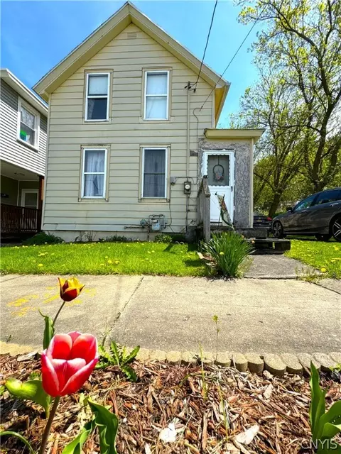 7 Platt St, Utica, NY 13502