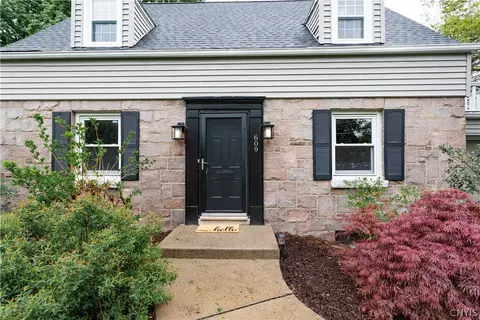 609 Sycamore Ter, Syracuse, NY 13214 photo 3