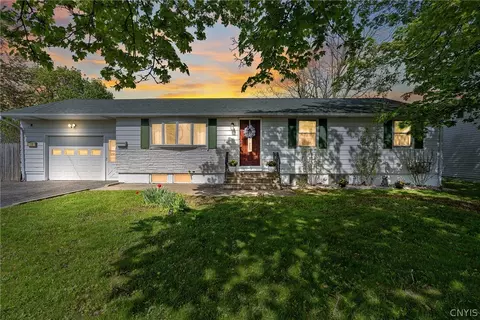106 Deborah Dr, Salina, NY 13088