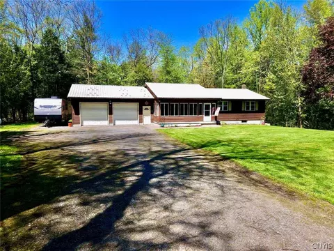 59 Town Line Rd, Volney, NY 13069