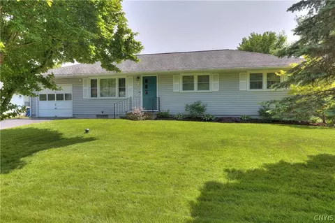 5 Smallwood St, Lysander, NY 13027