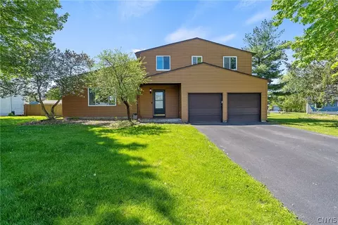 7726 Majestic Dr, Clay, NY 13090