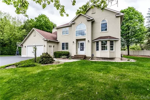 6876 Claret Cir, Fayetteville, NY 13066