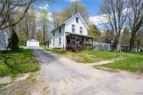 31 Van Buren St, Antwerp, NY 13608