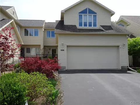 5330 Bunker Hl, Syracuse, NY 13207