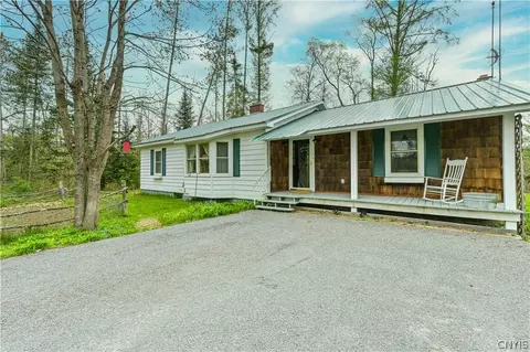 8748 S Hamilton Rd, Earlville, NY 13332
