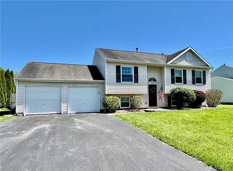 4223 Pisces Cir, Clay, NY 13090