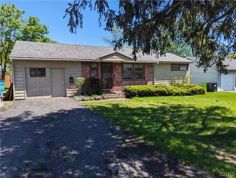 119 Marian Dr, Salina, NY 13211