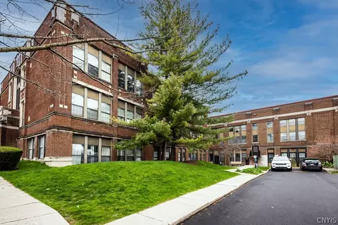 917 Madison St #16, Syracuse, NY 13210