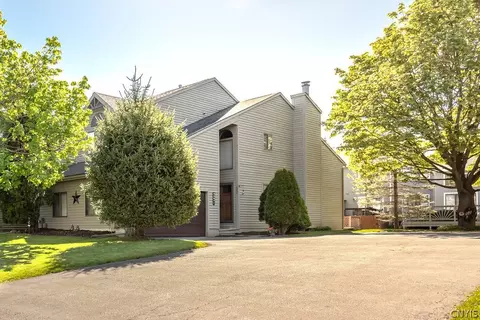 8253 Honeysuckle Dr, Clay, NY 13090