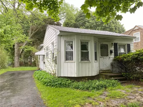 213 Windemere Rd, Geddes, NY 13219