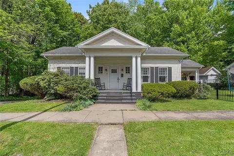 29 Beverly Pl, Utica, NY 13501