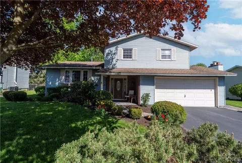 4986 Harvest Ln, Clay, NY 13088