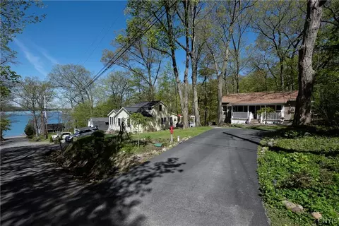 2299 Bockes Rd, Spafford, NY 13152