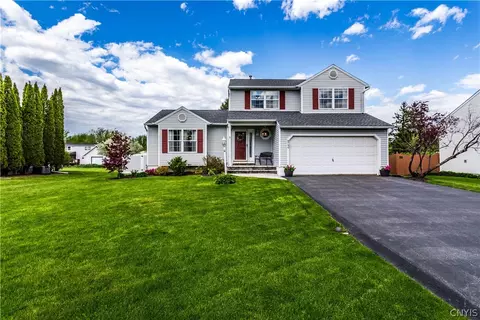 8790 Honeycomb Path, Cicero, NY 13039