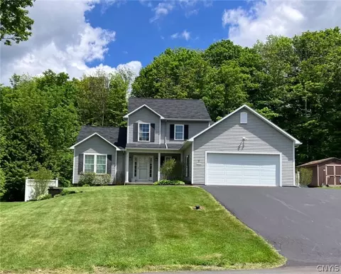 7 Kinderwood Dr, Marcellus, NY 13108