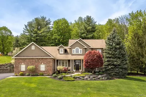 4605 Bloomsbury Dr, Onondaga, NY 13215