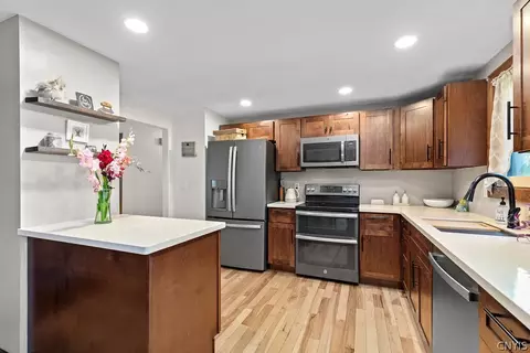 3140 Hadley Ln, Lysander, NY 13027 photo 3