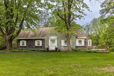 5015 Fayetteville Manlius Rd, Manlius, NY 13104