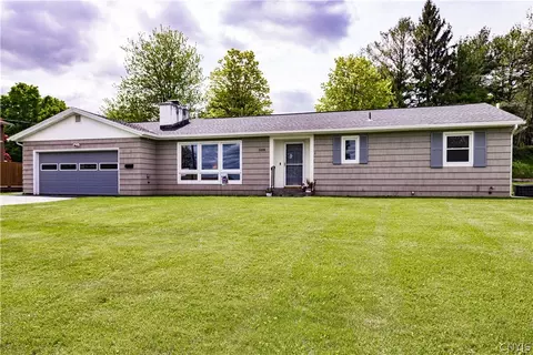 5106 Skyline Dr, Onondaga, NY 13215