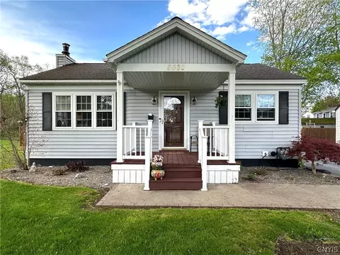 5480 Woodlawn Pl, Marcy, NY 13403