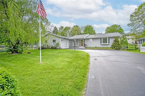 5833 Coventry Rd S, East Syracuse, NY 13057