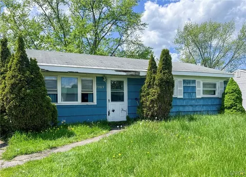 7903 Rinaldo Blvd E, Bridgeport, NY 13030