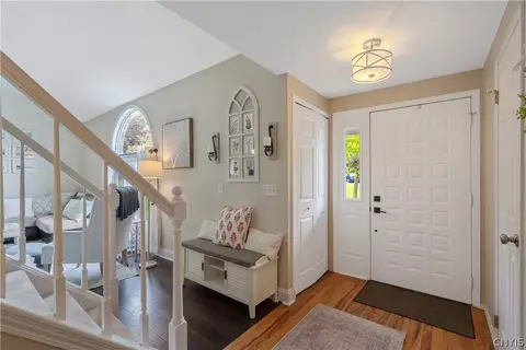 503 Mallard Dr, Camillus, NY 13031 photo 3